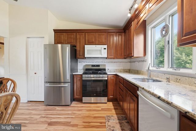 425 SHALLCROSS RD, Southampton, PA 18966