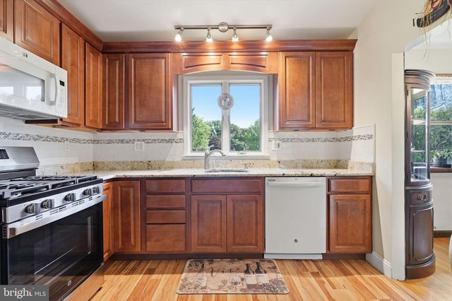 425 SHALLCROSS RD, Southampton, PA 18966