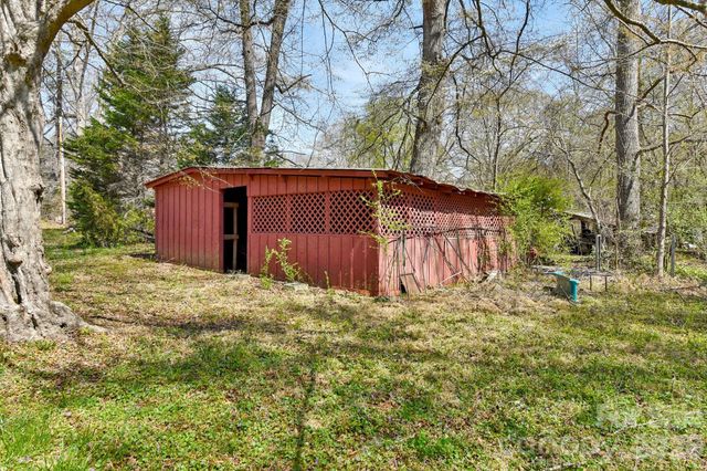 438 Cox Lake Road, Stanley, NC 28164