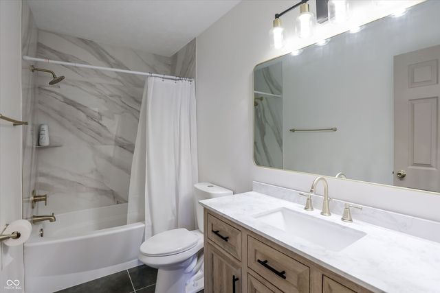 329 N East Street, Westfield, IN 46074