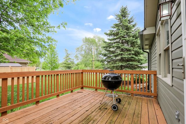 329 N East Street, Westfield, IN 46074