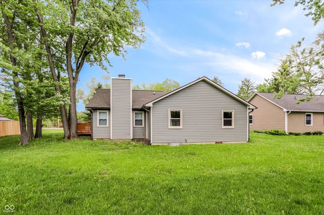 329 N East Street, Westfield, IN 46074