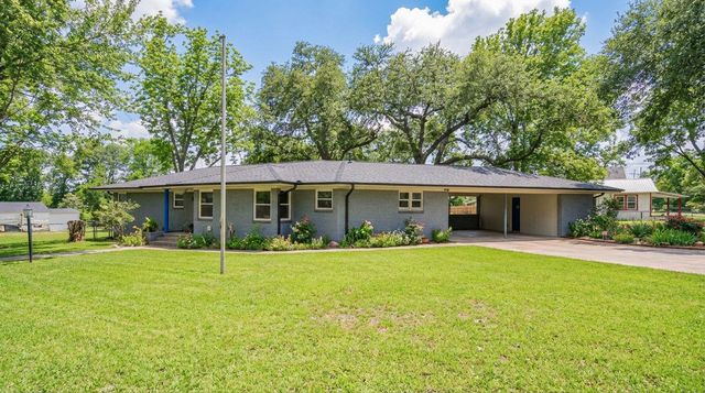 1307 N Rodeo Dr., Gladewater, TX 75647