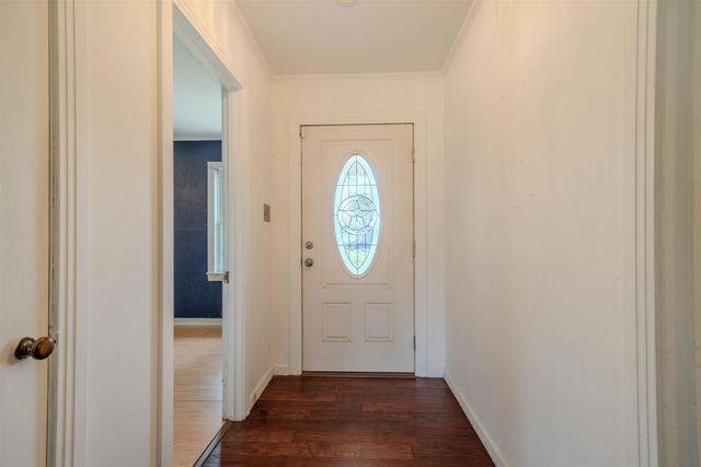 1307 N Rodeo Dr., Gladewater, TX 75647