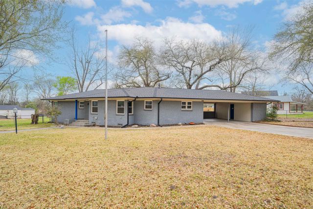 1307 N Rodeo Dr., Gladewater, TX 75647