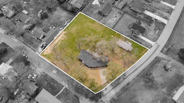 1307 N Rodeo Dr., Gladewater, TX 75647