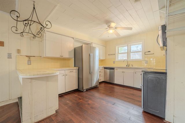 1307 N Rodeo Dr., Gladewater, TX 75647