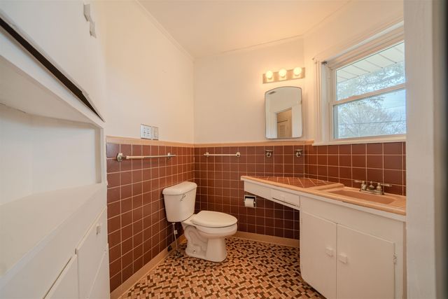 1307 N Rodeo Dr., Gladewater, TX 75647