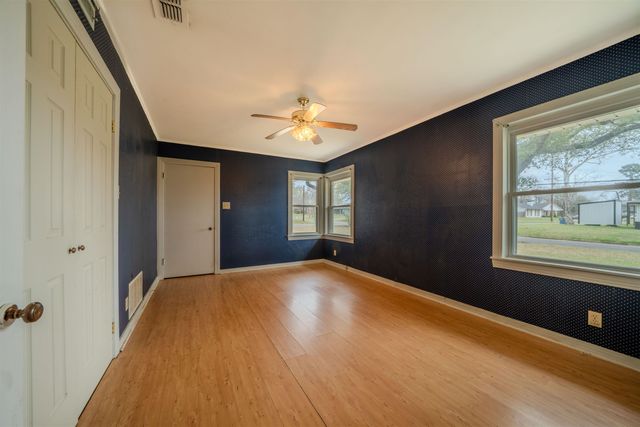 1307 N Rodeo Dr., Gladewater, TX 75647