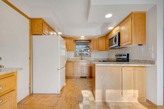 12035 45th Avenue N, Plymouth, MN 55442