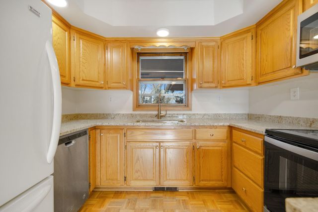 12035 45th Avenue N, Plymouth, MN 55442