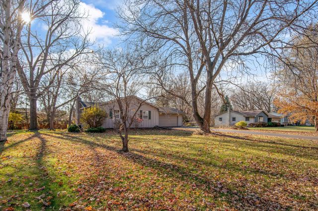 12035 45th Avenue N, Plymouth, MN 55442