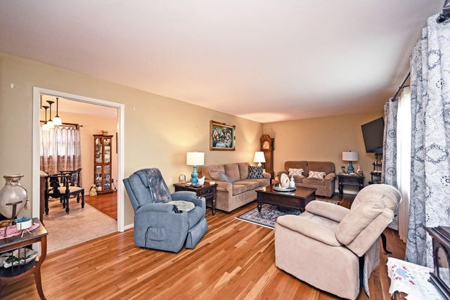 108 Honeysuckle Drive, Florence, KY 41042