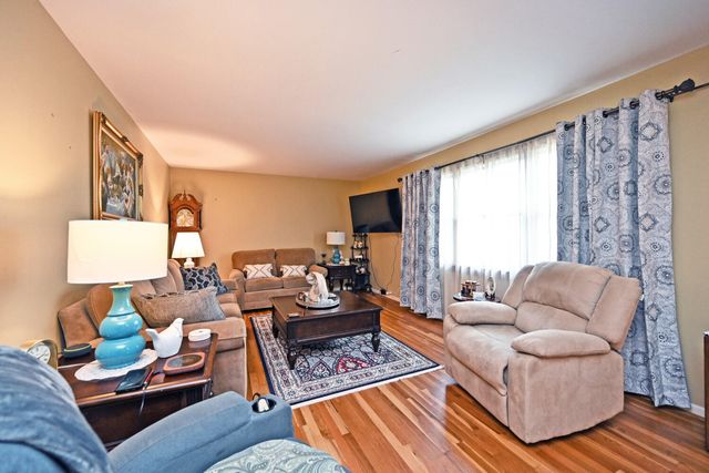 108 Honeysuckle Drive, Florence, KY 41042