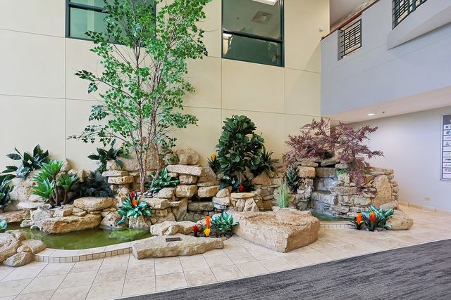 18927 Hickory Creek Drive 110, Mokena, IL 60448