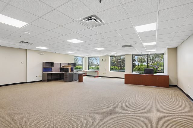 18927 Hickory Creek Drive 110, Mokena, IL 60448