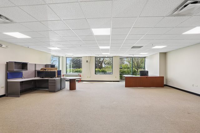 18927 Hickory Creek Drive 110, Mokena, IL 60448