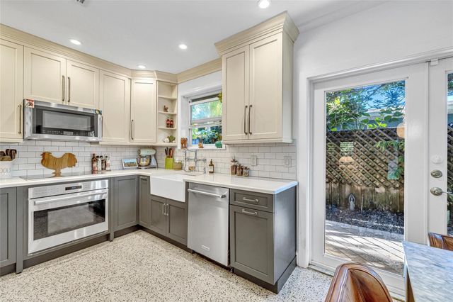 1600 NE 16th Street, Fort Lauderdale, FL 33304