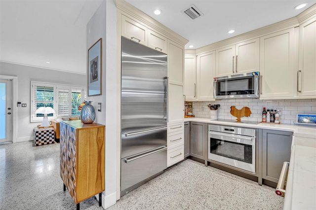 1600 NE 16th Street, Fort Lauderdale, FL 33304