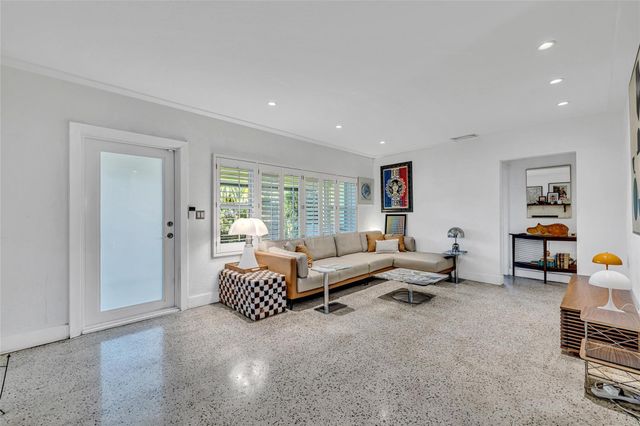 1600 NE 16th Street, Fort Lauderdale, FL 33304