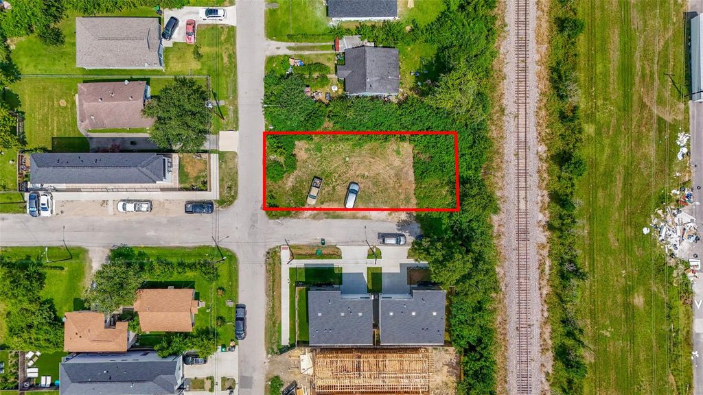 202 E 37th Street, Houston, TX 77018