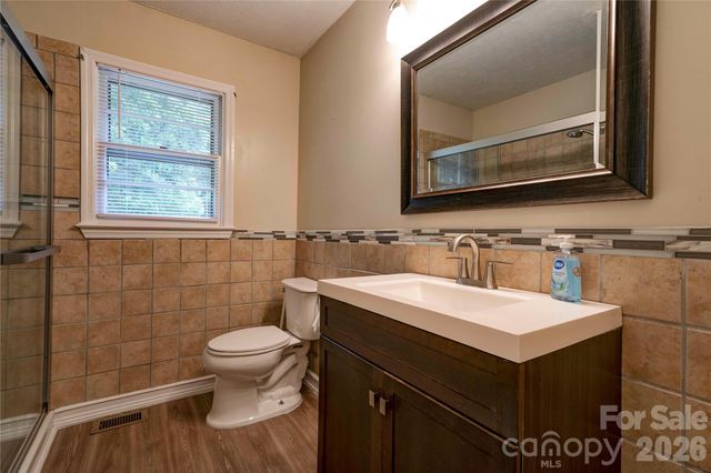1323 N Lakewood Drive, Shelby, NC 28150