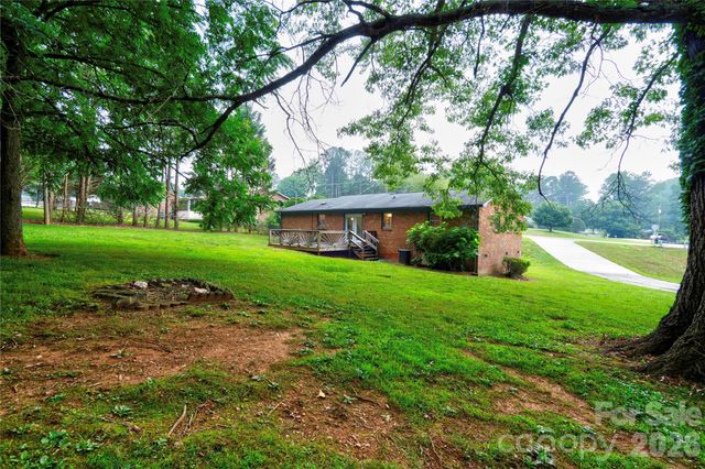 1323 N Lakewood Drive, Shelby, NC 28150