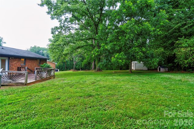 1323 N Lakewood Drive, Shelby, NC 28150