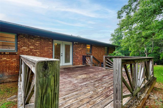 1323 N Lakewood Drive, Shelby, NC 28150