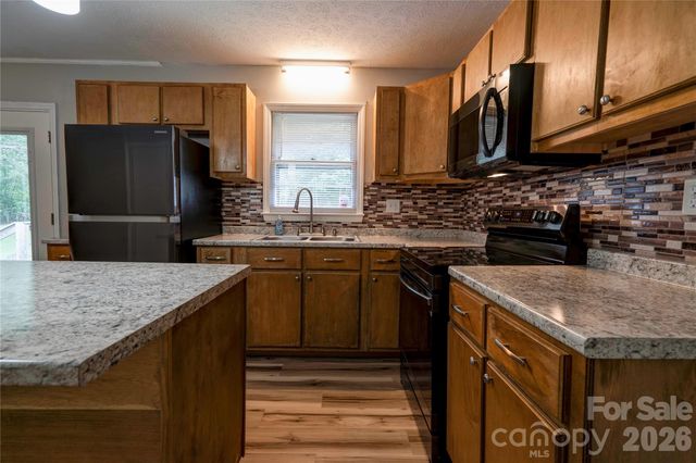 1323 N Lakewood Drive, Shelby, NC 28150