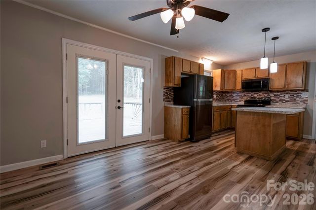 1323 N Lakewood Drive, Shelby, NC 28150
