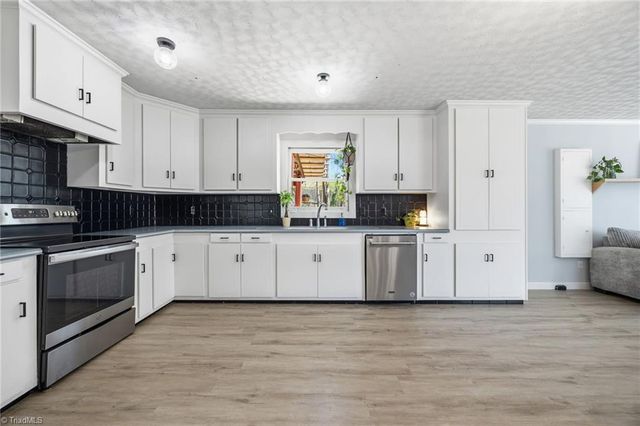 1908 Cartwright Drive, Kernersville, NC 27284