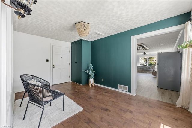 1908 Cartwright Drive, Kernersville, NC 27284