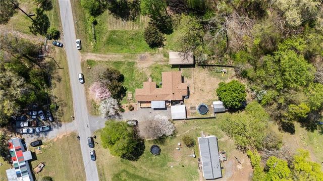 1908 Cartwright Drive, Kernersville, NC 27284