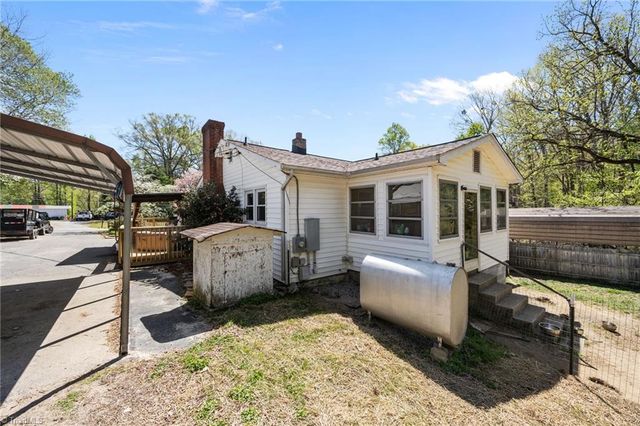 1908 Cartwright Drive, Kernersville, NC 27284