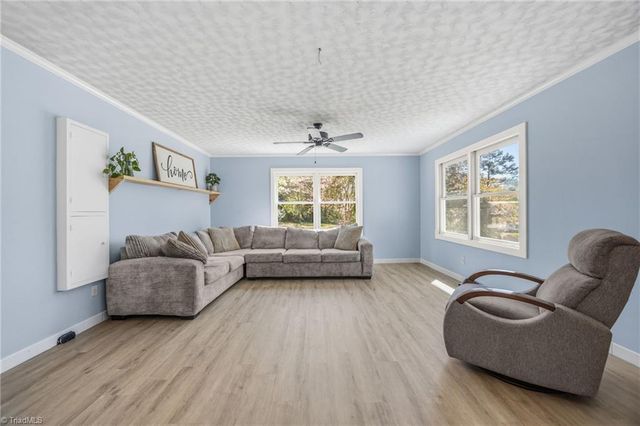 1908 Cartwright Drive, Kernersville, NC 27284
