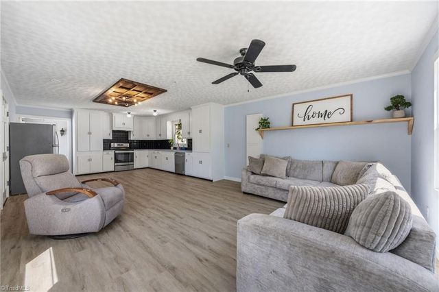 1908 Cartwright Drive, Kernersville, NC 27284