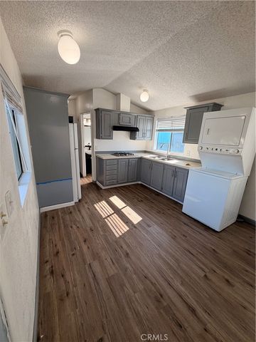 16511 Garfield D40, Paramount, CA 90723