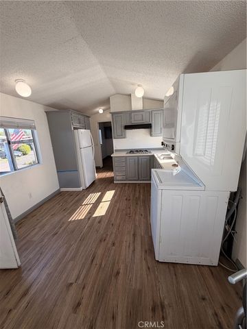 16511 Garfield D40, Paramount, CA 90723