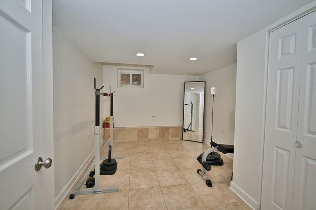 5936 N Melvina Avenue, Chicago, IL 60646
