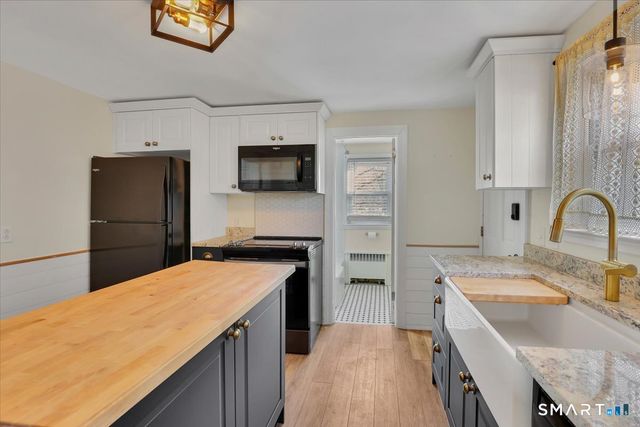 536 South Quaker Lane, West Hartford, CT 06110