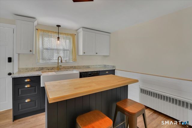 536 South Quaker Lane, West Hartford, CT 06110