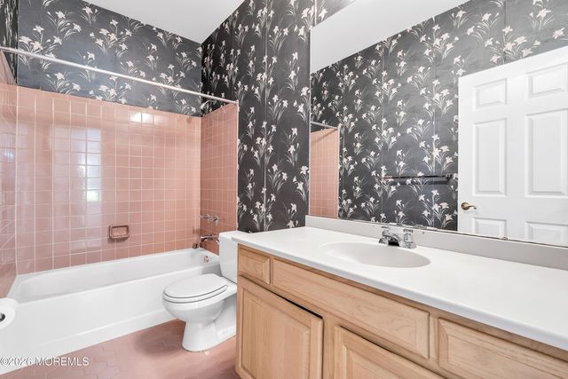 12 Wharfside Way, Bayville, NJ 08721