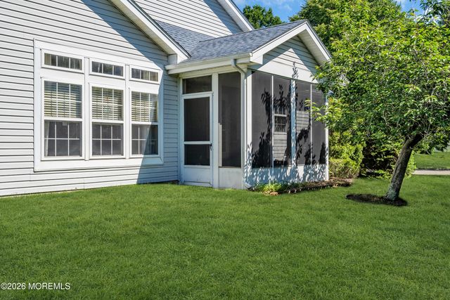 12 Wharfside Way, Bayville, NJ 08721