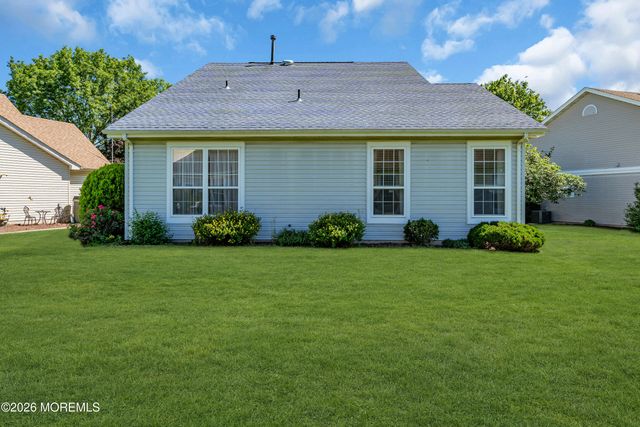 12 Wharfside Way, Bayville, NJ 08721