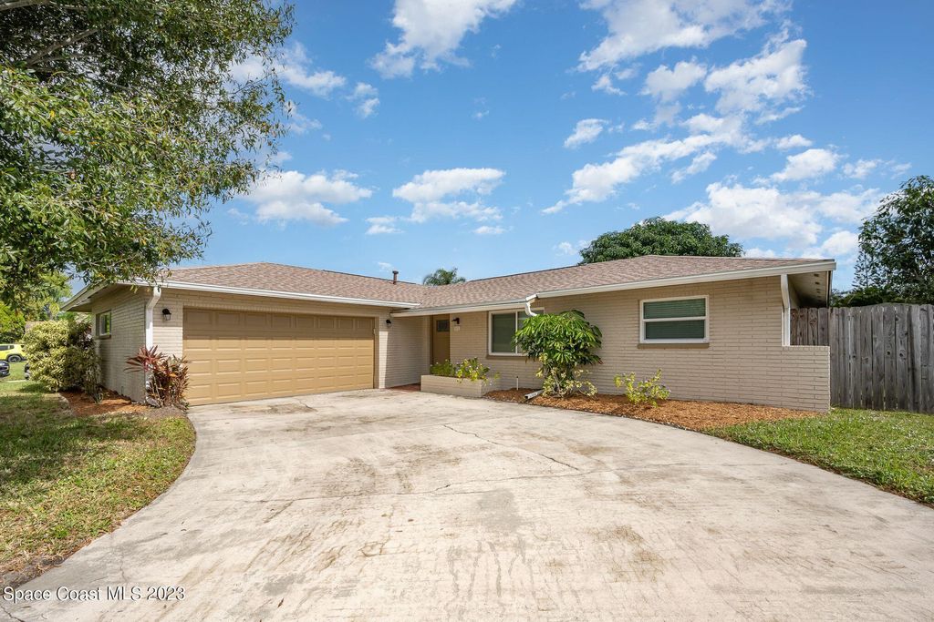 511 Avignon Drive, Melbourne, FL 32935
