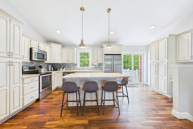 135 County St, Lakeville, MA 02347