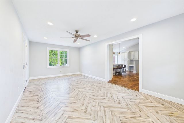 135 County St, Lakeville, MA 02347