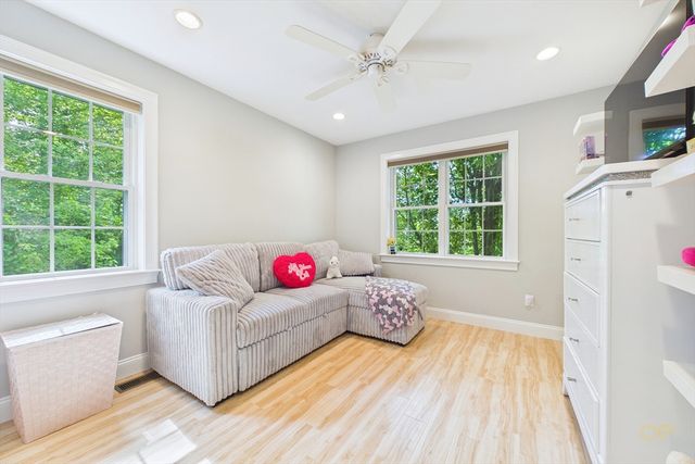 135 County St, Lakeville, MA 02347