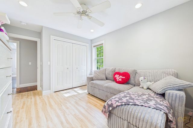 135 County St, Lakeville, MA 02347